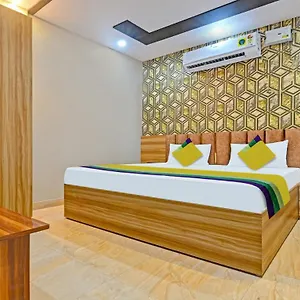 Premium Golden Era Hotel